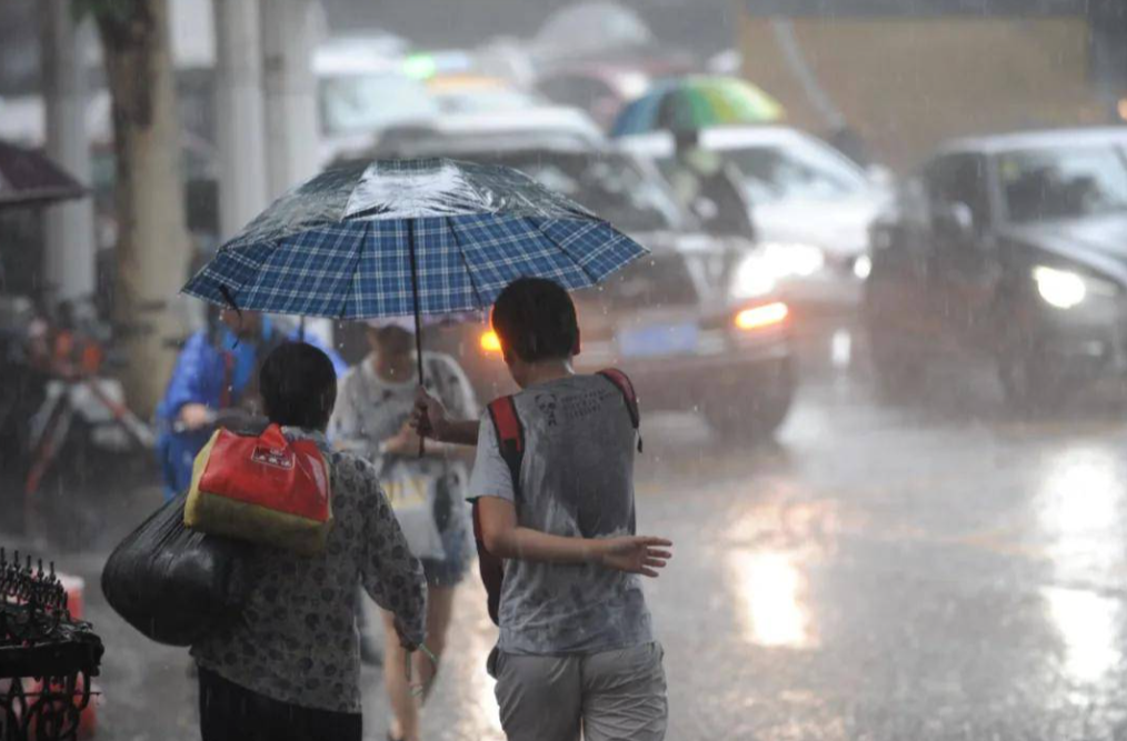三预警齐发，未来几天仍是雨雨雨雨……