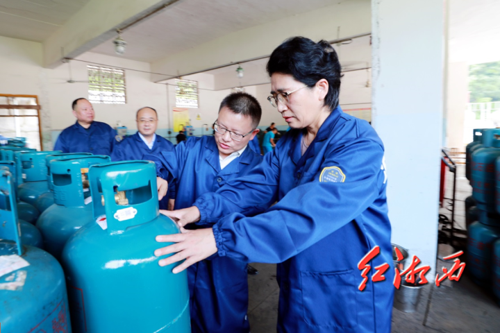 陈华到吉首市调研燃气安全等工作