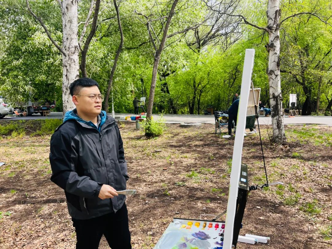 湖南油画少年团长春写生画了些什么？