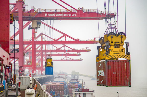 前5月港口货物吞吐量增长7.9%