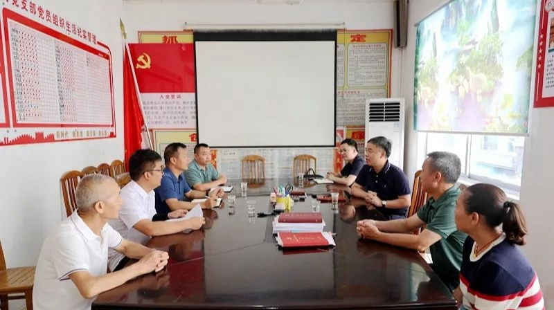 毛运鸿到乡镇调研督导基层社会治理和乡村振兴工作