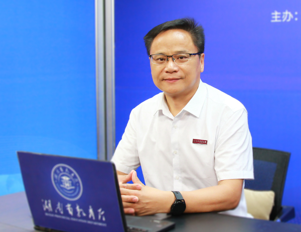 易刚强做客湖南教育政务网在线访谈 聚焦提高人才自主培养质量 - 要闻动态 - 新湖南