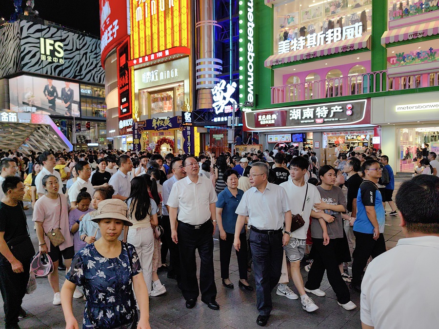 這次“夜行調(diào)研”，為何對(duì)城市運(yùn)行安全一盯再盯？