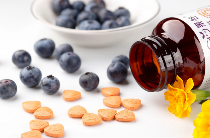 “警惕叶黄素危害”冲上热搜？医生这么说