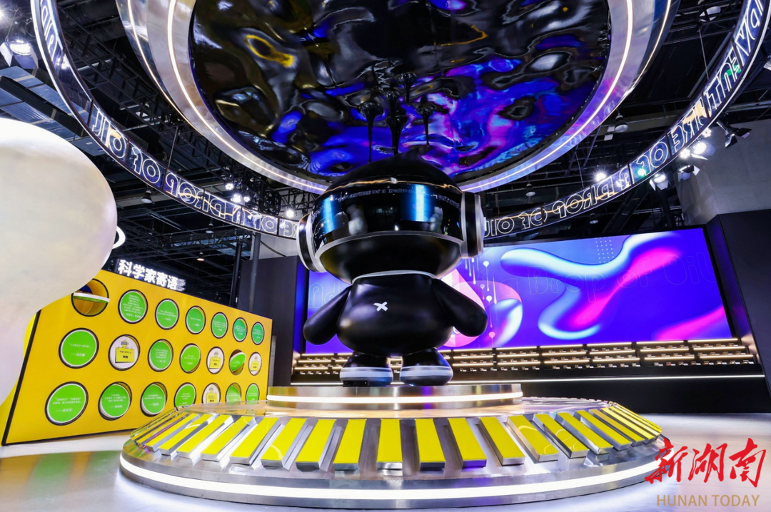 巴陵石化承建中国科技馆"一滴油的奇妙旅行"互动科普展主雕塑 - 新