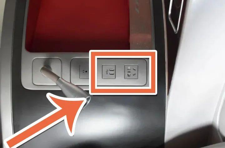 转发+收藏！火车上这些地方可以充电