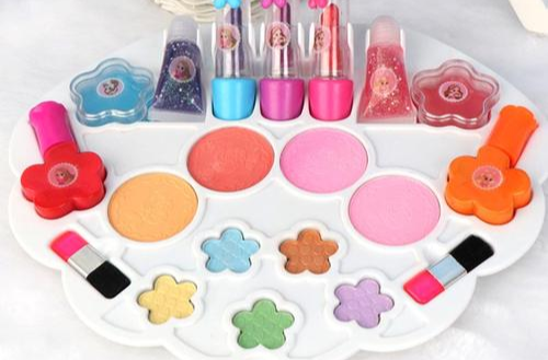 家长担心儿童化妆品适用性和安全性