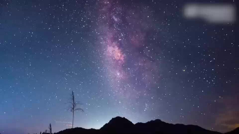 梦幻！延时记录夏日夜空华丽星轨