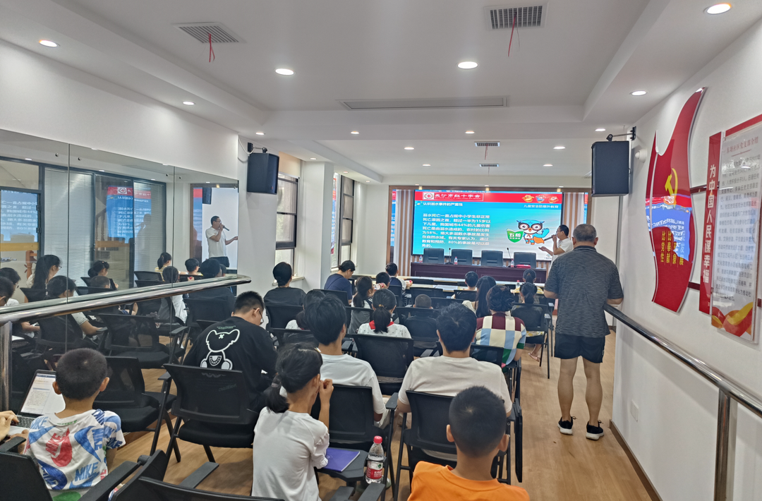 东塘社区：暑假安全宣教实践活动进网格