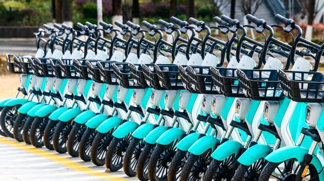 共享电单车，该放还是该禁？