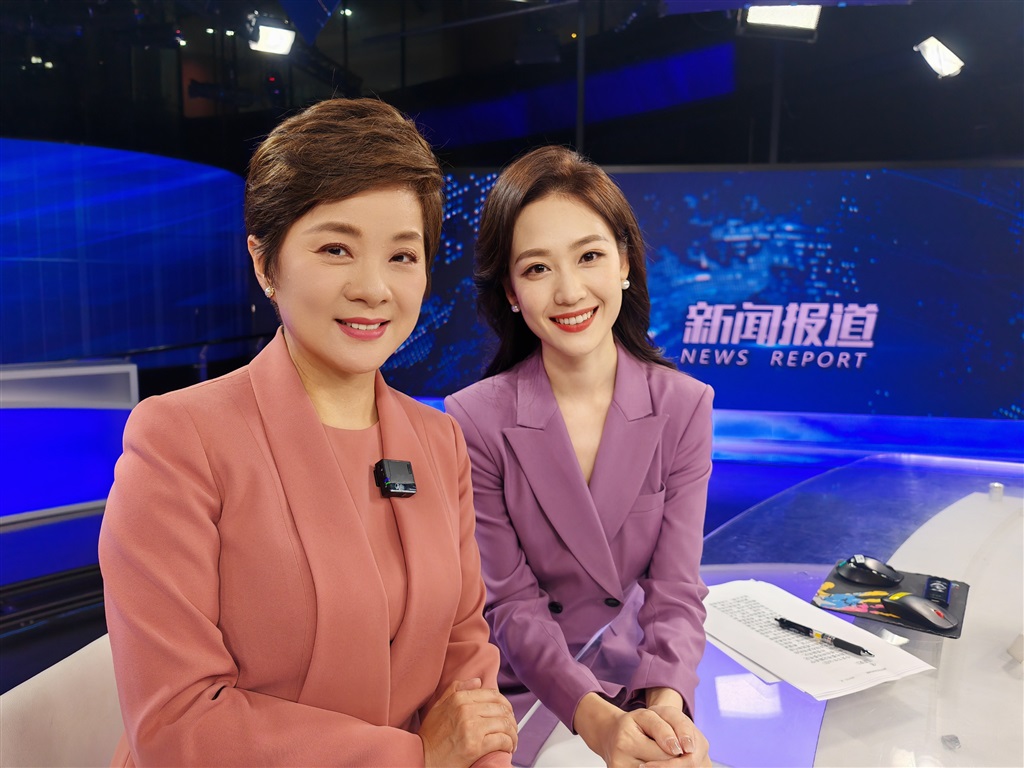 上海电视台节目主持人图片