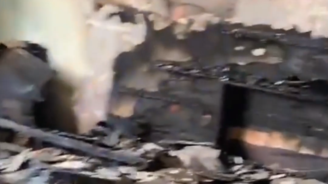 熊孩子在爷爷家过暑假 玩打火机不慎引发火灾