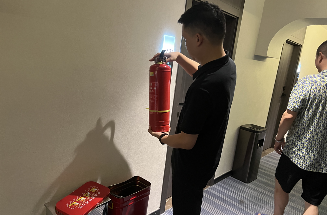 熙台岭社区：开展地毯式消防安全隐患排查
