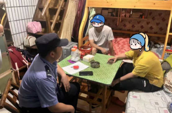 一女子下了个APP！20万元差点没了，幸亏警察及时赶到