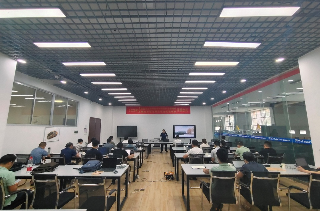湖南交通职院高职国家级教师教学创新团队专题研修（新能源汽车技术）国培项目圆满结束
