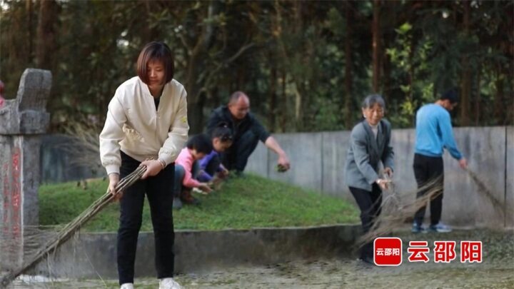 洞口县一家四代 88年守护红军墓_邵阳头条网
