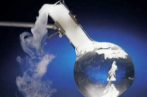 室内降温用干冰 处置不当有危险