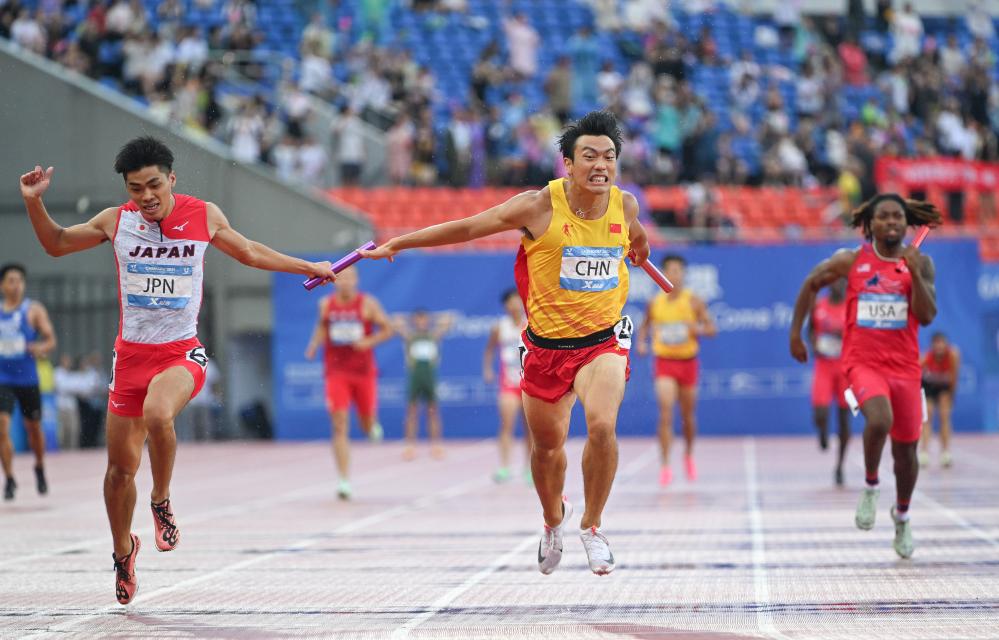 成都大运会｜中国男子4X100米接力队 千分之六秒逆转夺冠！
