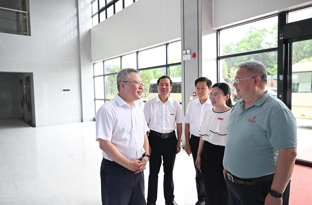 沈晓明赴湘潭大学调研：弘扬优良传统 大胆改革创新 走出一条具有自身特色的办学之路