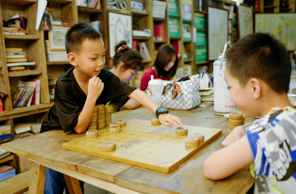 暑期亲子经济升温 商家“掘金”消费热点