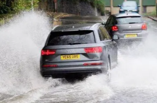 注意！车辆涉水熄火后强行点火不获赔