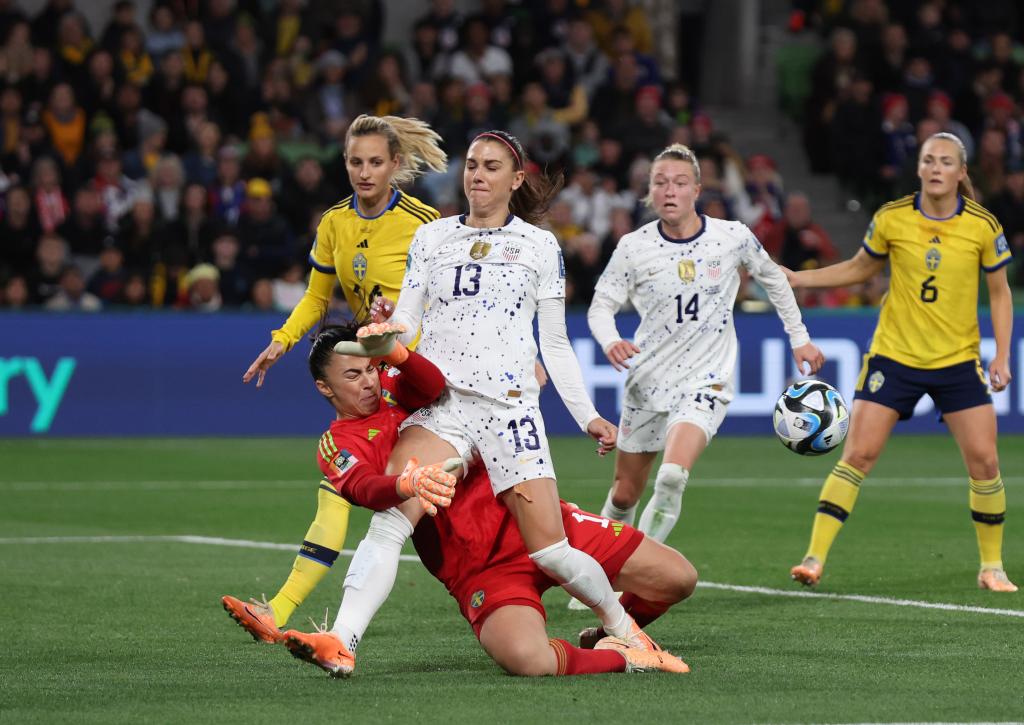女足世界杯丨最大的冷门与止步的“黑马”——八分之一决赛综述