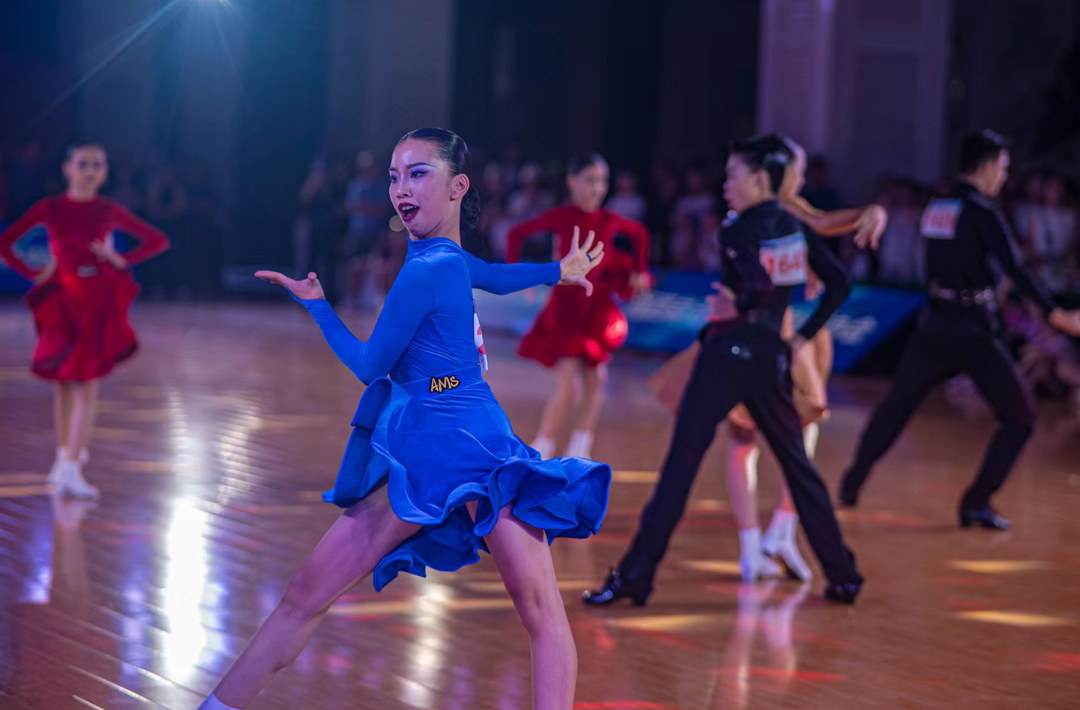 舞动向未来！第30届湖南体育舞蹈锦标赛在长举行