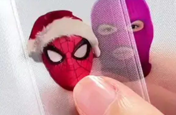 “挡脸”身份证保护套火了，违法不？民警这样说