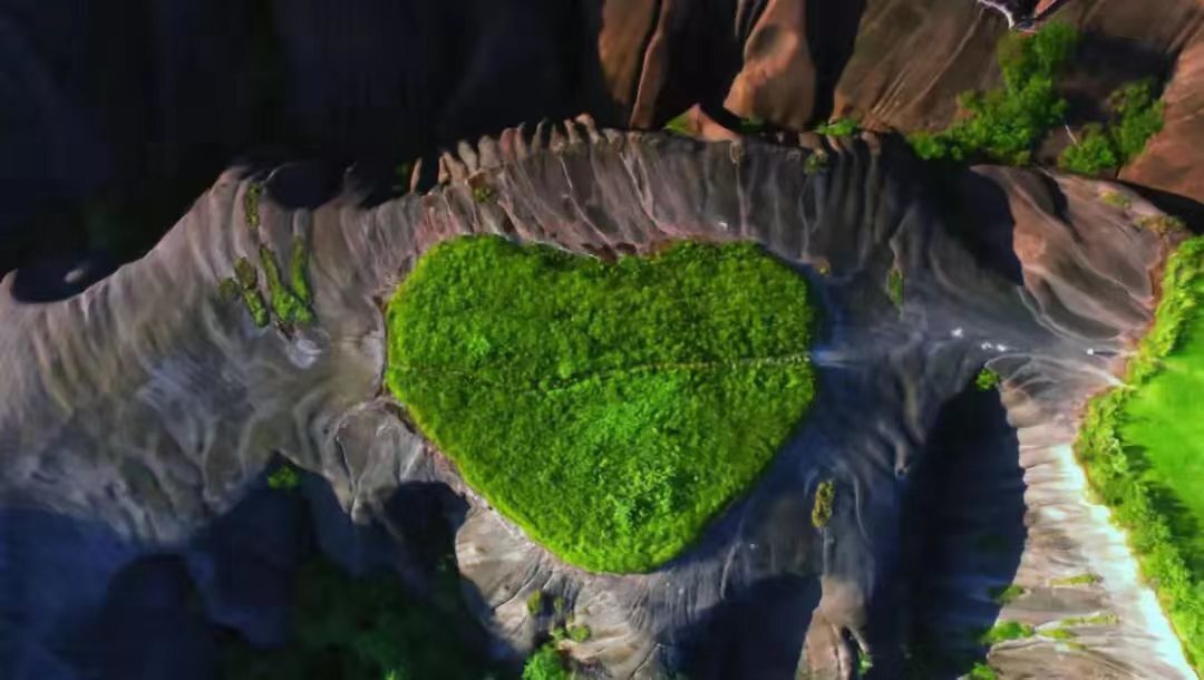 网络中国节·七夕④|夫妻免门票、背诵七夕古诗免门票，郴州飞天山七夕有爱