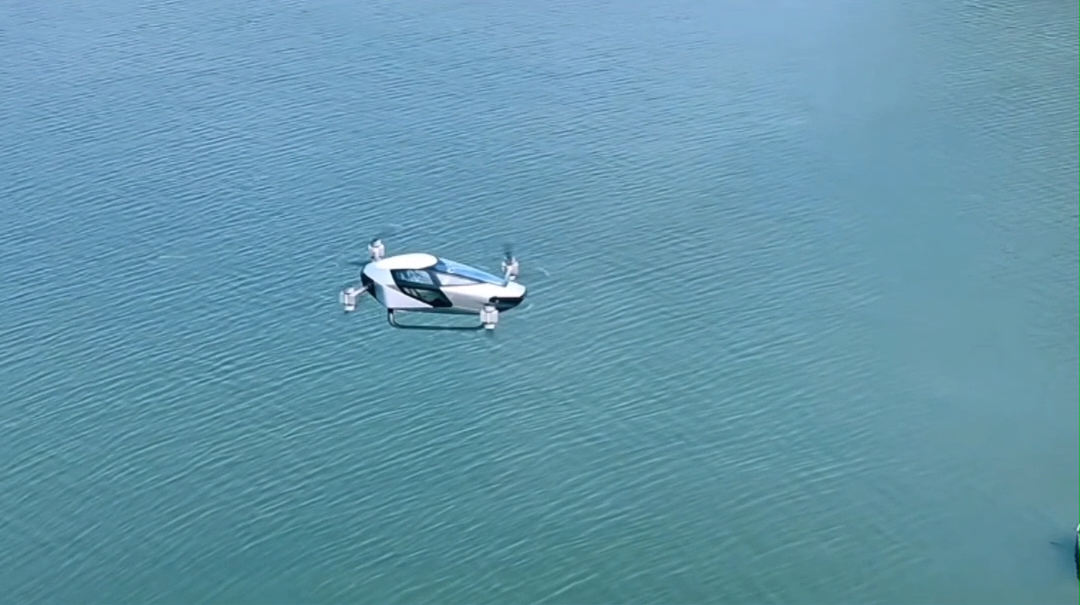 4分钟飞越湘江！飞行汽车在长沙首飞
