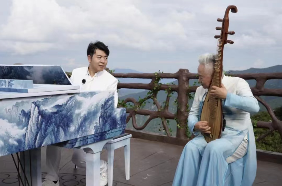 郎朗、方锦龙莽山巅峰对弹（Lang Lang Performs on Mangshan Mountain with Fang Jinlong）