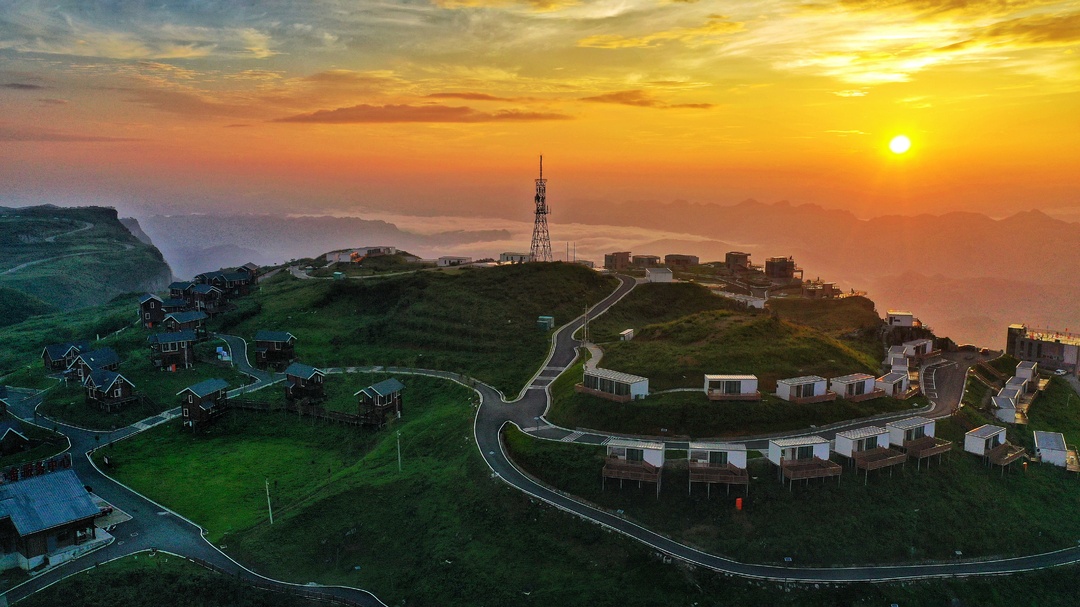 组图丨秋日观日出 醉美八面山 