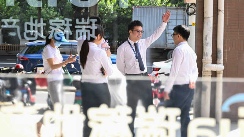 上海 “认房不认贷”首日,中介:带看量增长50% - 世相 - 新湖南