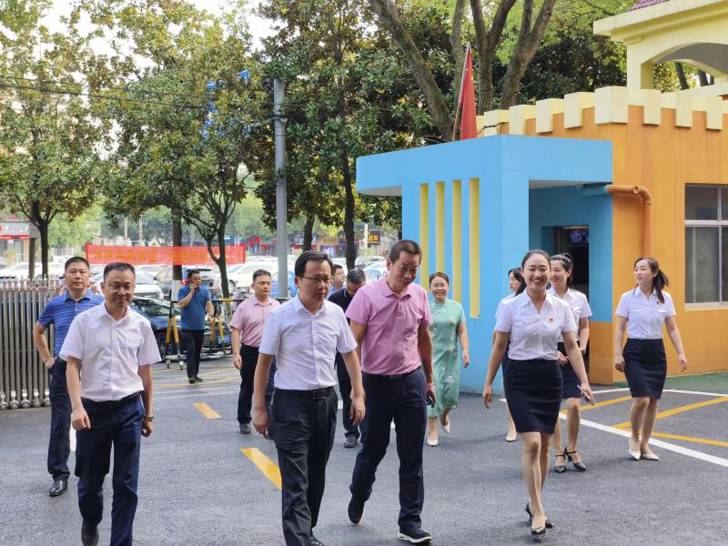 汉寿县县长王时雨一行赴汉寿县中心幼儿园调研 - 教育资讯 - 新湖南