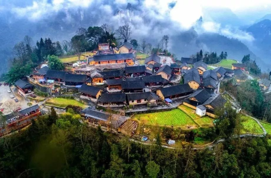 既要遵循一般规律也要坚持因地制宜——以正确政绩观引领推动高质量发展④
