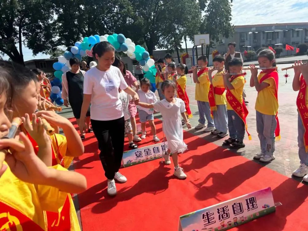 向阳而生 礼润童心——津市市第七小学举办新生入学礼活动 - 未来之星 - 新湖南
