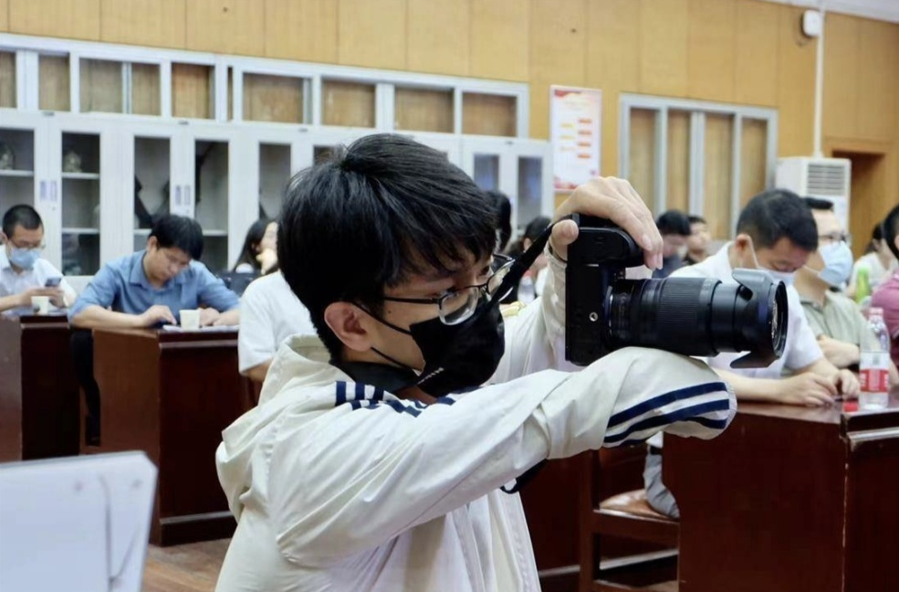 左手高考数学143分！独臂男生读研了