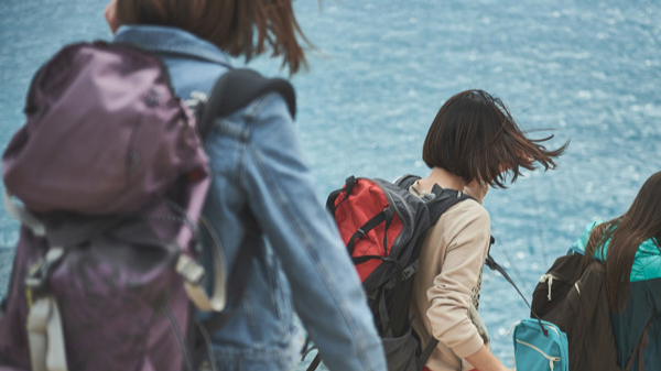 网上找个“搭子”一起旅游靠谱吗？专家解读法律风险