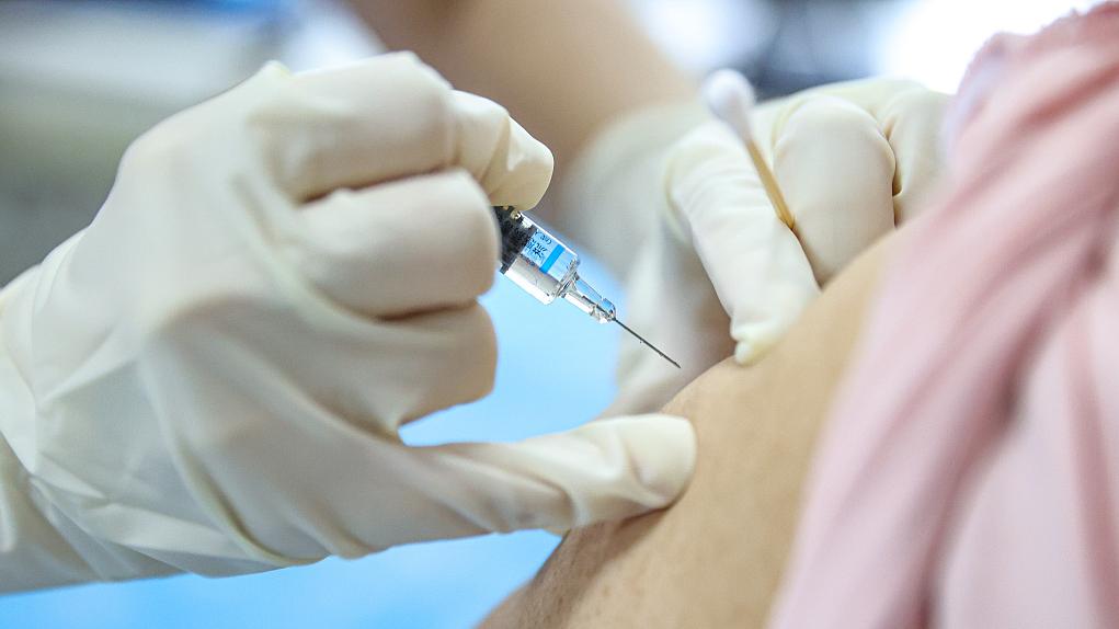 中疾控：建议18岁及以上人群可同时分别接种灭活流感疫苗和新冠疫苗