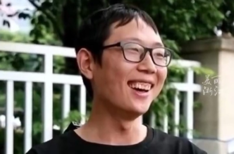 祝贺！跳桥救人外卖小哥成亚运会火炬手