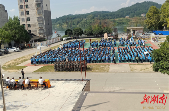 辰溪县首个高中“国防班”落户县民族中学