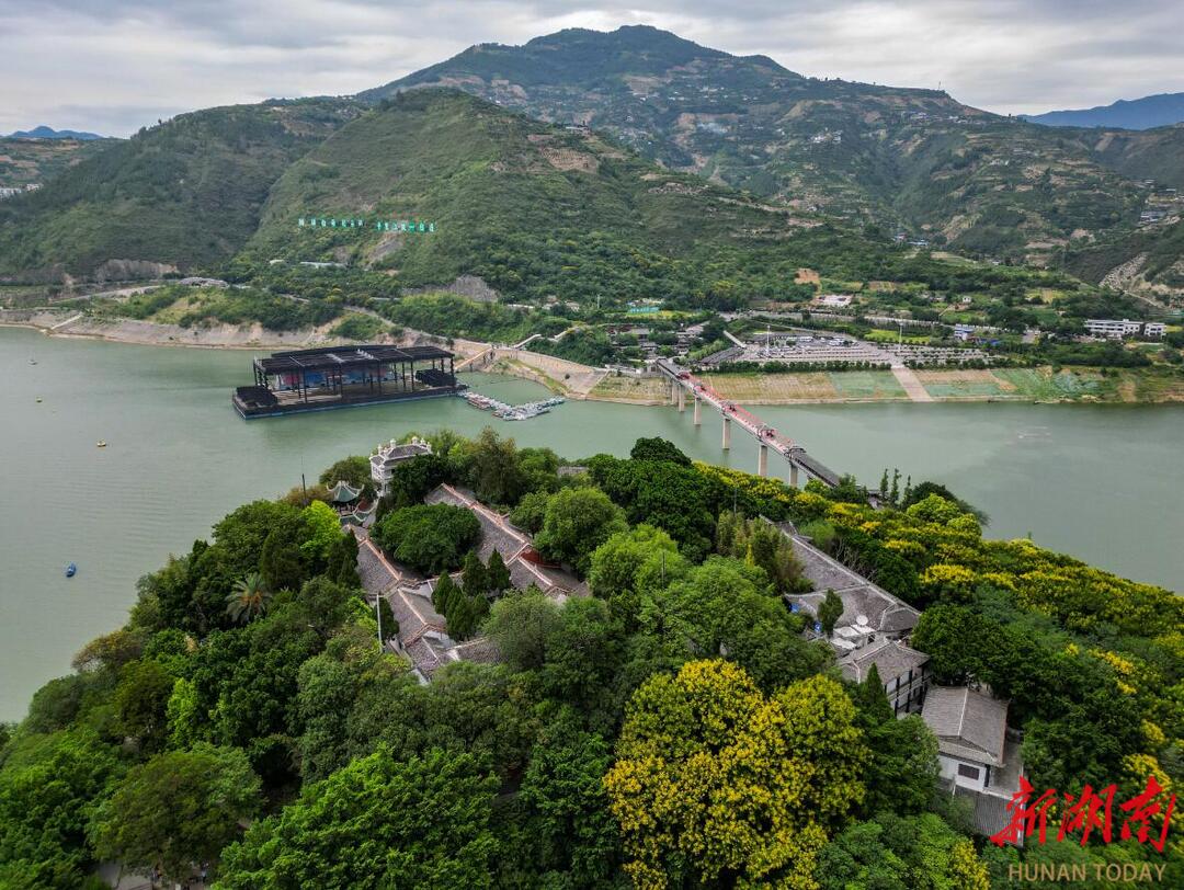 湖南日报要闻头条沿着长江读懂中国