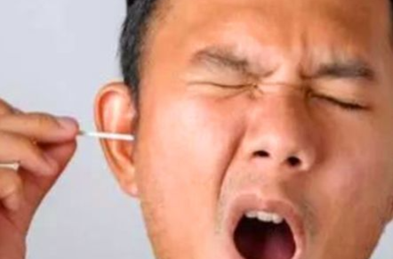 小伙因中耳炎住院，竟查出耳结核！专家：这些用耳习惯需了解