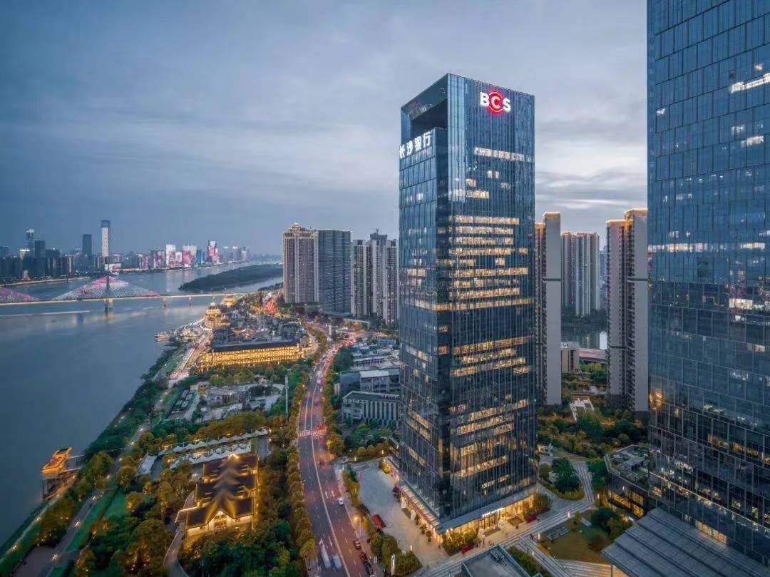大汉集团与长沙银行创新打造数字化去担保供应链金融产品品牌 ——“大大银条” 成功上线 