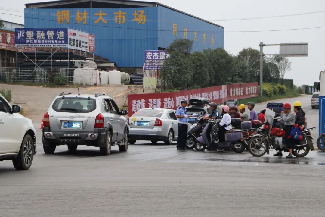 邵阳交警:守护中秋国庆“双节”平安畅通出行_邵阳头条网