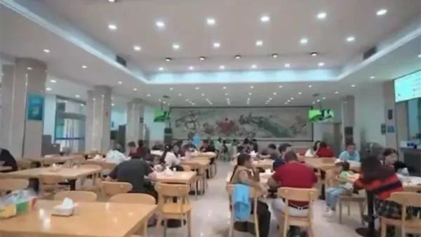 扬州市政府食堂向游客开放