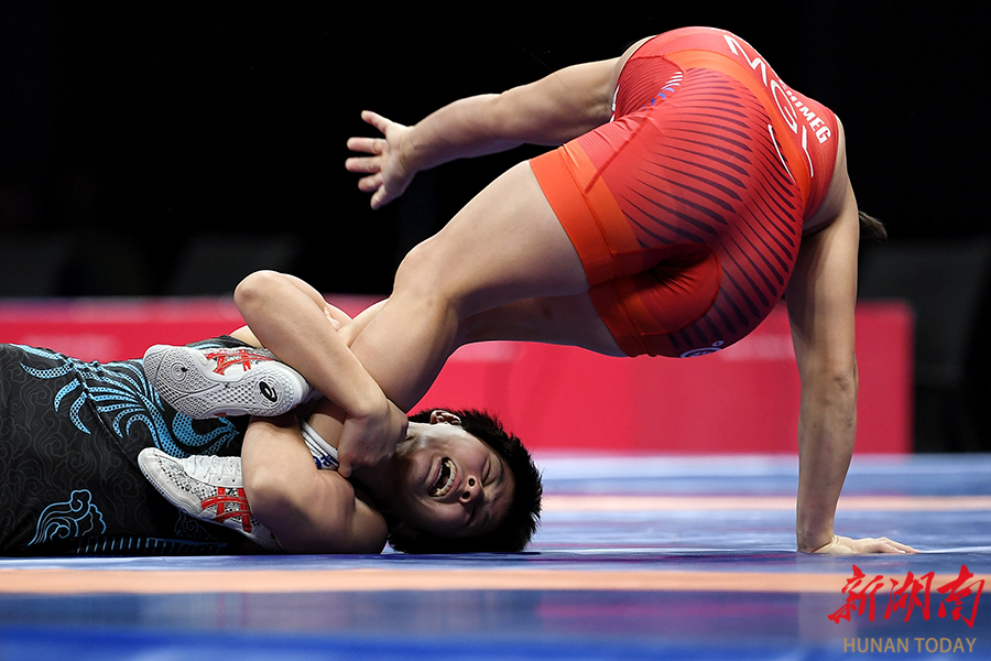 杭州亚运会摔跤女子自由式57公斤级项目洪可新获得铜牌