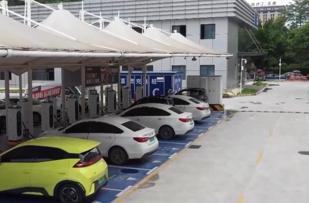 旅行路上新能源汽车充电方便吗？听听车主们怎么说