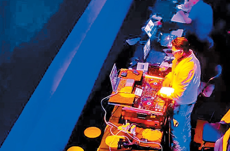 青年DJ如何在亚运会赛场上“出圈”