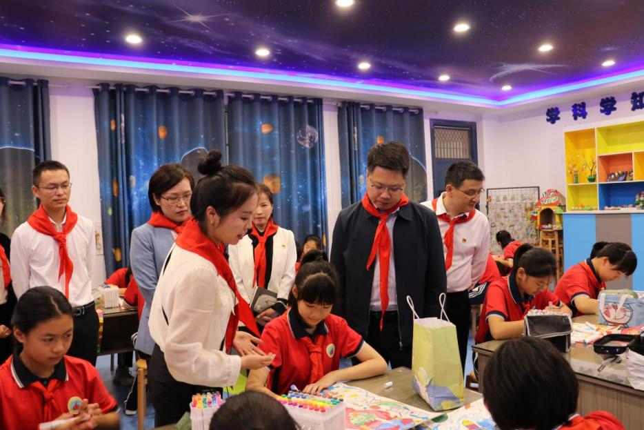 红领巾心向党·争做新时代好队员——岳阳举行庆祝第74个建队日活动